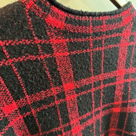 Penningtons mock neck plaid sweater - Picture 2 of 7